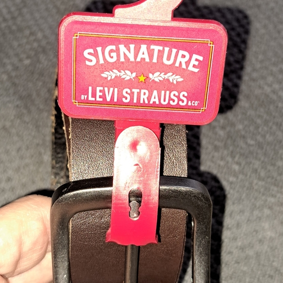 Mens New Levi's Strauss Belt Size 44 Leather Excellent Condition - Picture 3 of 4